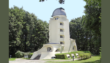 Foto: Einstein Turm Potsdam © CC BY 2.0 Jean-Pierre Dalbéra via Wikimedia Commons