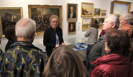 Führung durch die Stadtgeschichtliche Ausstellung, Foto: Ute Meesmann, Lizenz: © Potsdam Museum - Forum für Kunst und Geschichte