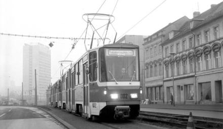 Erprobungswagen KT4D Nr. 002 in der Friedrich-Ebert-Straße, Frühjahr 1975 , Foto: Werner Taag, Lizenz: Potsdam Museum