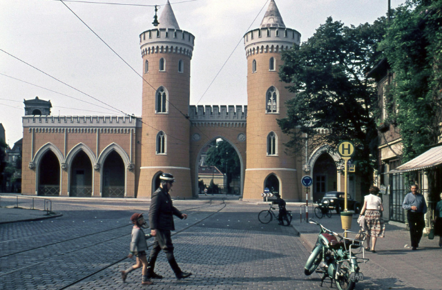 Fotografie Menschen vor dem Nauener Tor
