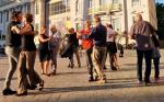 Tanzende Menschen auf dem Alten Markt 