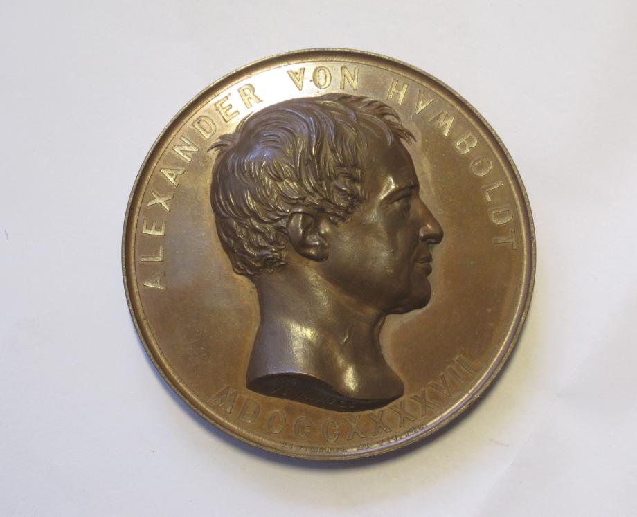 Bronzemedaille auf Humboldts Werk „Kosmos“, © Potsdam Museum, Bronzemedaille auf Humboldts Werk „Kosmos“, © Potsdam Museum,
