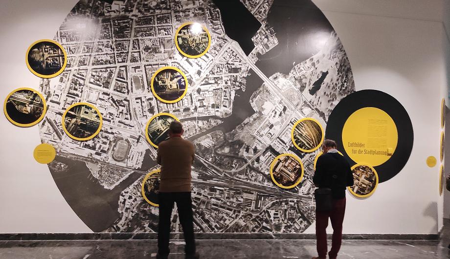 In der Ausstellung LUFTBILD Potsdam