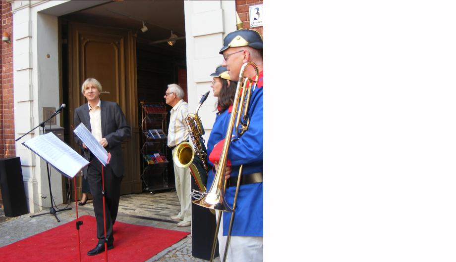 Ausstellungseröffnung Baden in Potsdam 2000er, Benkertstraße 3