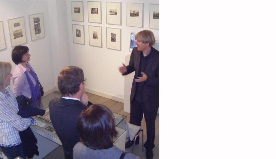 Führung Ausstellung "Neues aus dem Atelier Eichgrün", Benkertstraße