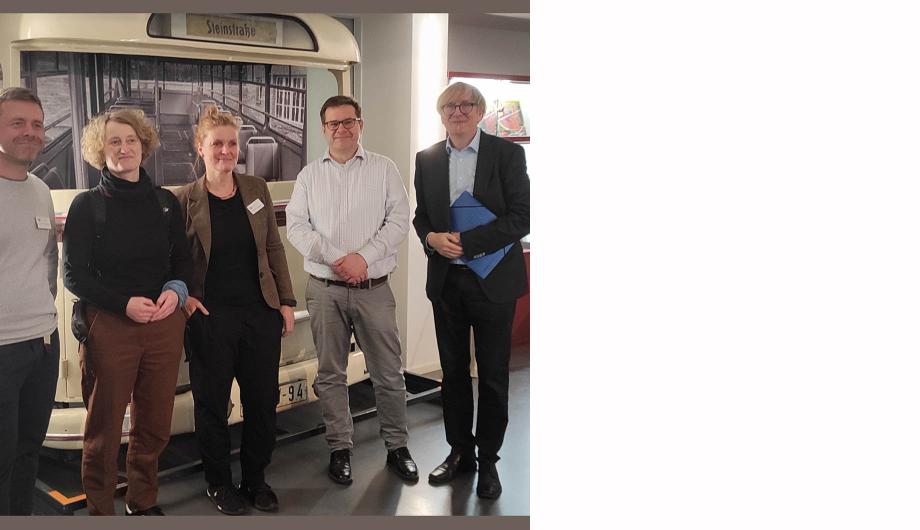 Judith Granzow und Robert Leichsenring, Ausstellungsteam, und Susanne Stich, Grafikerin, 2023