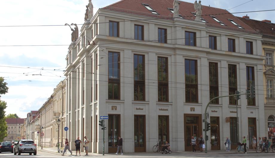 am Platz der Einheit 2025