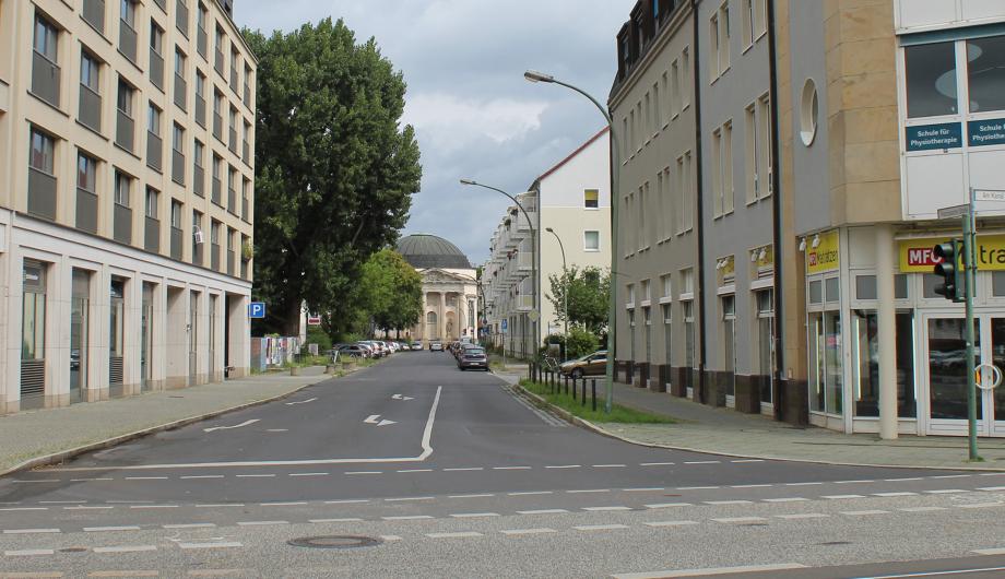 Die Französische Straße mit Blick zur Kirche 2025 Die Französische Straße mit Blick zur Kirche 2025