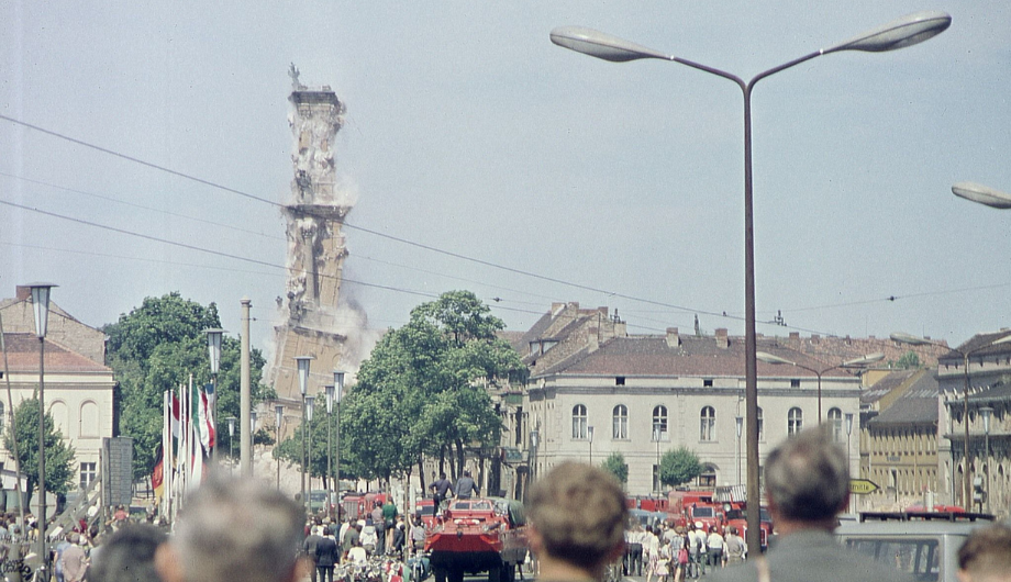 Finale Sprengung der Garnisonkirche, 23. Juni 1968