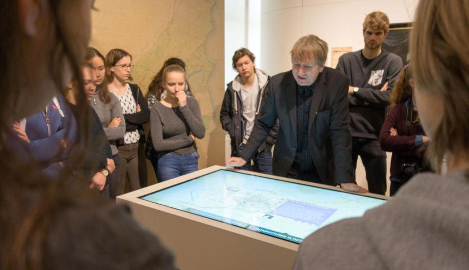 Schülerinnen und Schüler aus Luzern zu Besuch im Potsdam Museum,