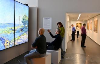 Gäste in der Ausstellung