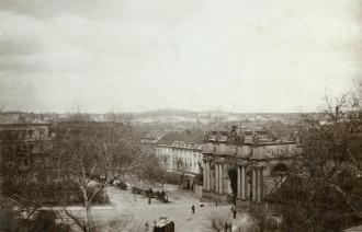 Luisenplatz mit Brandenburger Tor, um 1885 © Potsdam Museum,