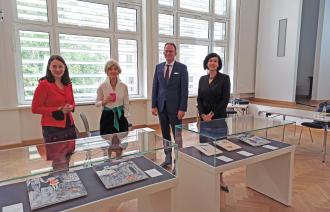 Dr. Jutta Götzmann, Museumsdirektorin, FRANEK, Künstlerin, Daniel Keller, Vorstand Berliner Volksbank e.G., Noosha Aubel, Beigeordnete Bildung, Kultur, Sport und Jugend der Landeshauptstadt Potsdam (v.l.n.r),