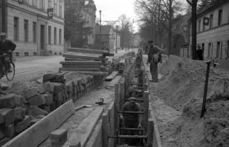 Straßenbauarbeiten in der Spandauer Straße [heute: Friedrich-Ebert-Straße] (Detail), 18.3.1938 © Potsdam Museum,