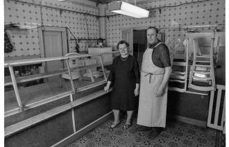 Mittelstraße 11, Fleischerehepaar Hinze im ehemaligen Laden 1977-78 © Potsdam Museum