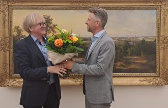 September 2023 – Begrüßung Dr. Thomas Steller bei der Vorstellungsrunde im Potsdam Museum von Hannes Wittenberg, damals kommissarischer Direktor des Potsdam Museums, Foto