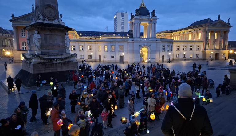 Laternentreffen auf dem Alten Markt -