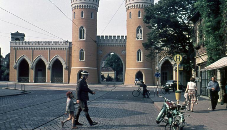 Fotografie Menschen vor dem Nauener Tor