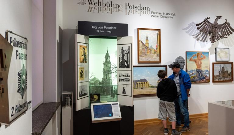 Familie in der stadtgeschichtlichen Ausstellung
