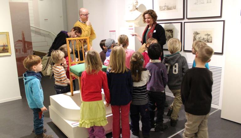 Familienführung in der stadtgeschichtlichen Ausstellung