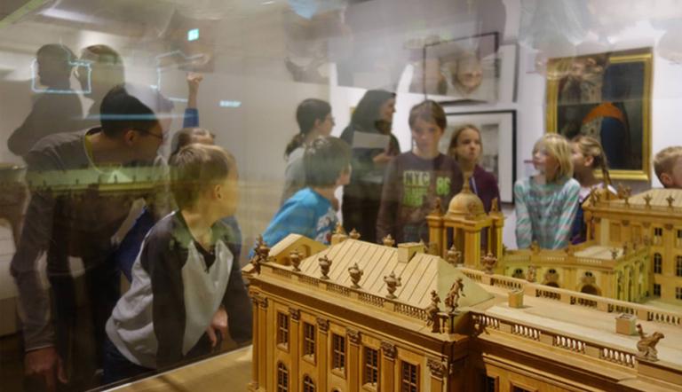Familienführung in der stadtgeschichtlichen Ausstellung