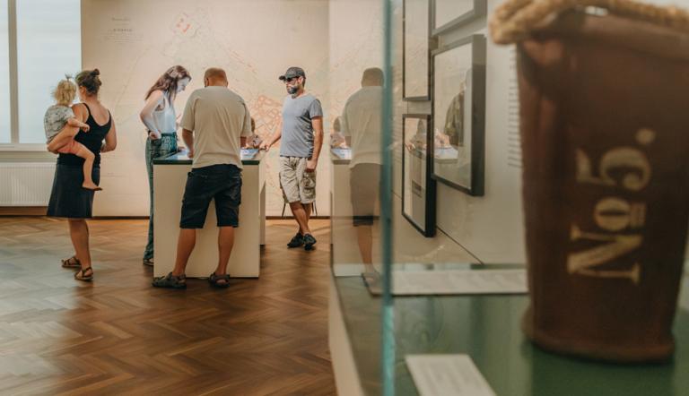 Familie in der stadtgeschichtlichen Ausstellung