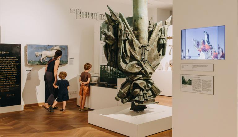Familie in der stadtgeschichtlichen Ausstellung