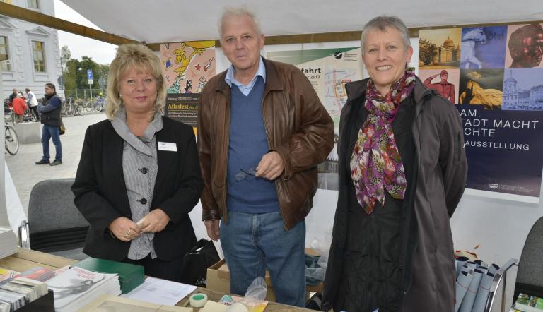 22.09.2022_Eröffnung Ständige Ausstellung "Potsdam Eine Stadt macht Geschichte"_Mitglieder des Fördervereins am Infostand,