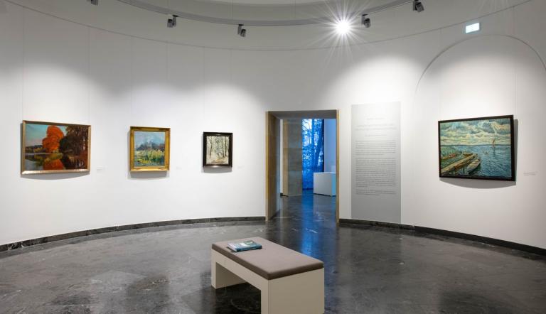 Einblick in die Sektion „Landschaftsmalerei des deutschen Impressionismus“ der Sonderausstellung © Potsdam Museum,