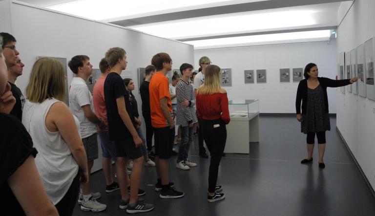 In der Ausstellung,