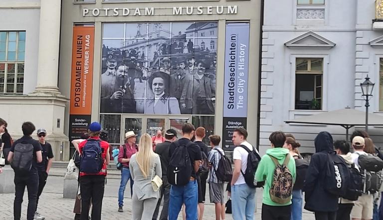Fassadenbanner Potsdam Museum,