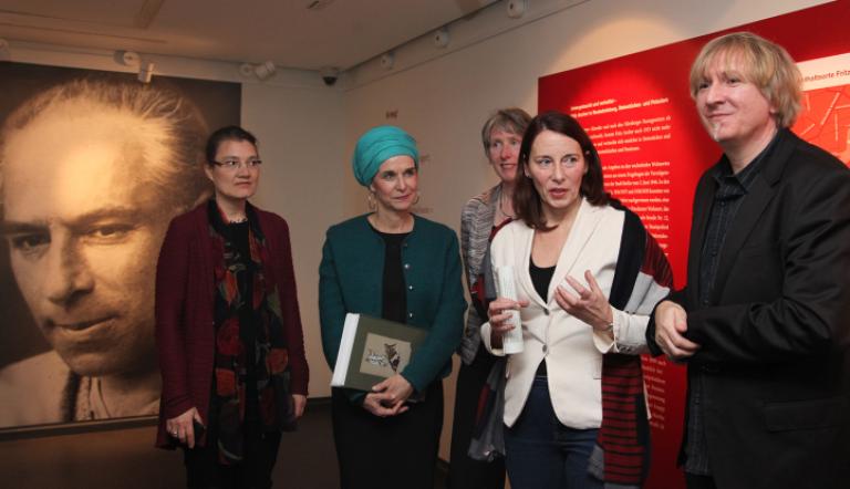 Uta Gerlant (Gedenkstätte Lindenstraße), Rachel Stern, Dr. Sabine Witt Leiterin des Museums Charlottenburg-Wilmersdorf in der Villa Oppenheim, Museumsdirektorin Dr.Jutta Götzmann, Hannes Wittenberg (Stellv. Direktor Potsdam Museum) (v.l.).