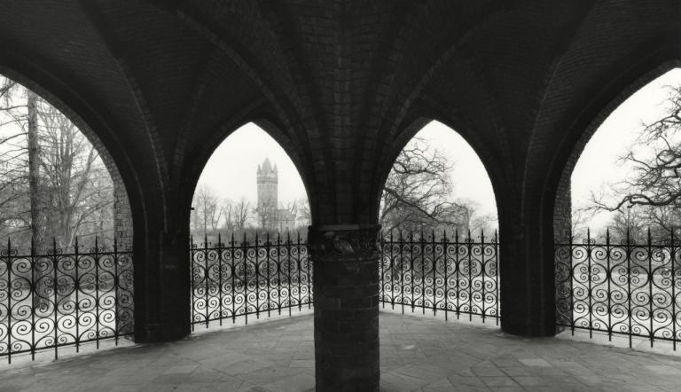 Blick aus der Halle der Berliner Gerichtslaube zum Flotowturm © Potsdam Museum,
