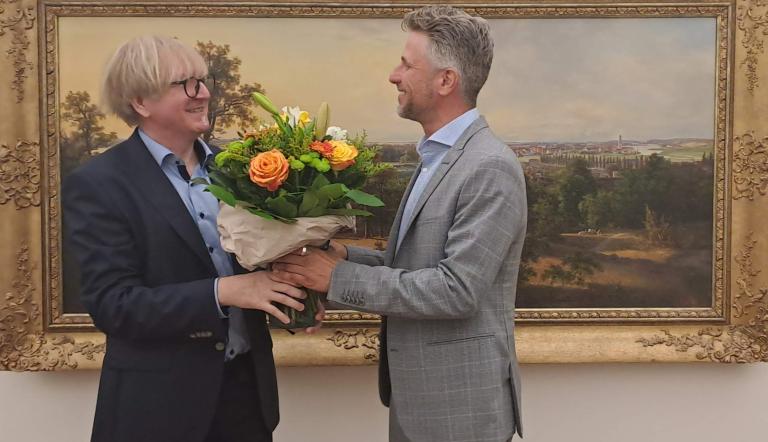 September 2023 – Begrüßung Dr. Thomas Steller bei der Vorstellungsrunde im Potsdam Museum von Hannes Wittenberg, damals kommissarischer Direktor des Potsdam Museums, Foto
