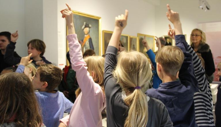 Schülerfuehrung © Potsdam Museum, Schülerfuehrung © Potsdam Museum,