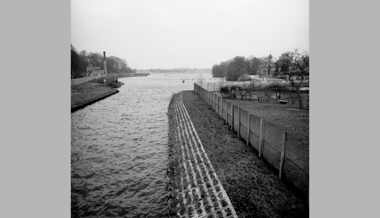 Foto: Teltowkanal und Glienicker Lake, 1990 © Potsdam Museum, Foto Matthias Kupfernagel, M_121-02